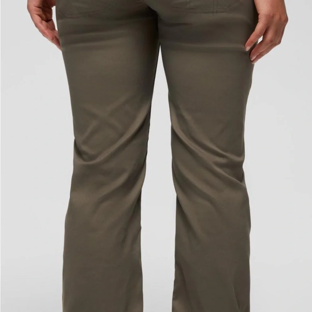 PRANA Straight-Leg Utility Pants in Olive Green. SIZE 6.  So soft! - Picture 2 of 7